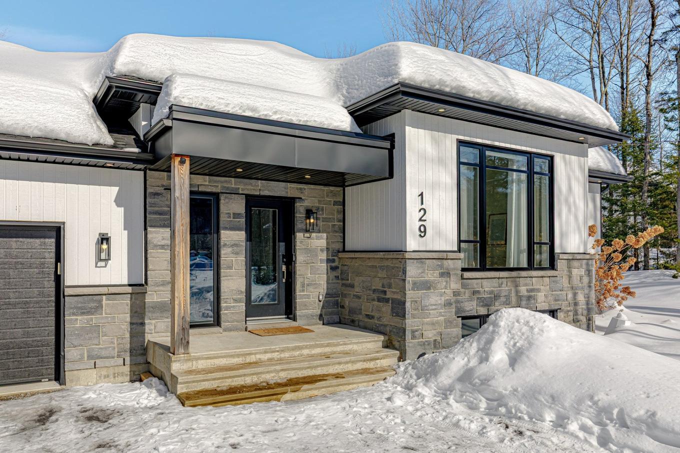 Entrée extérieure - 129 10E Avenue, Saint-Hippolyte, QC - Outdoor