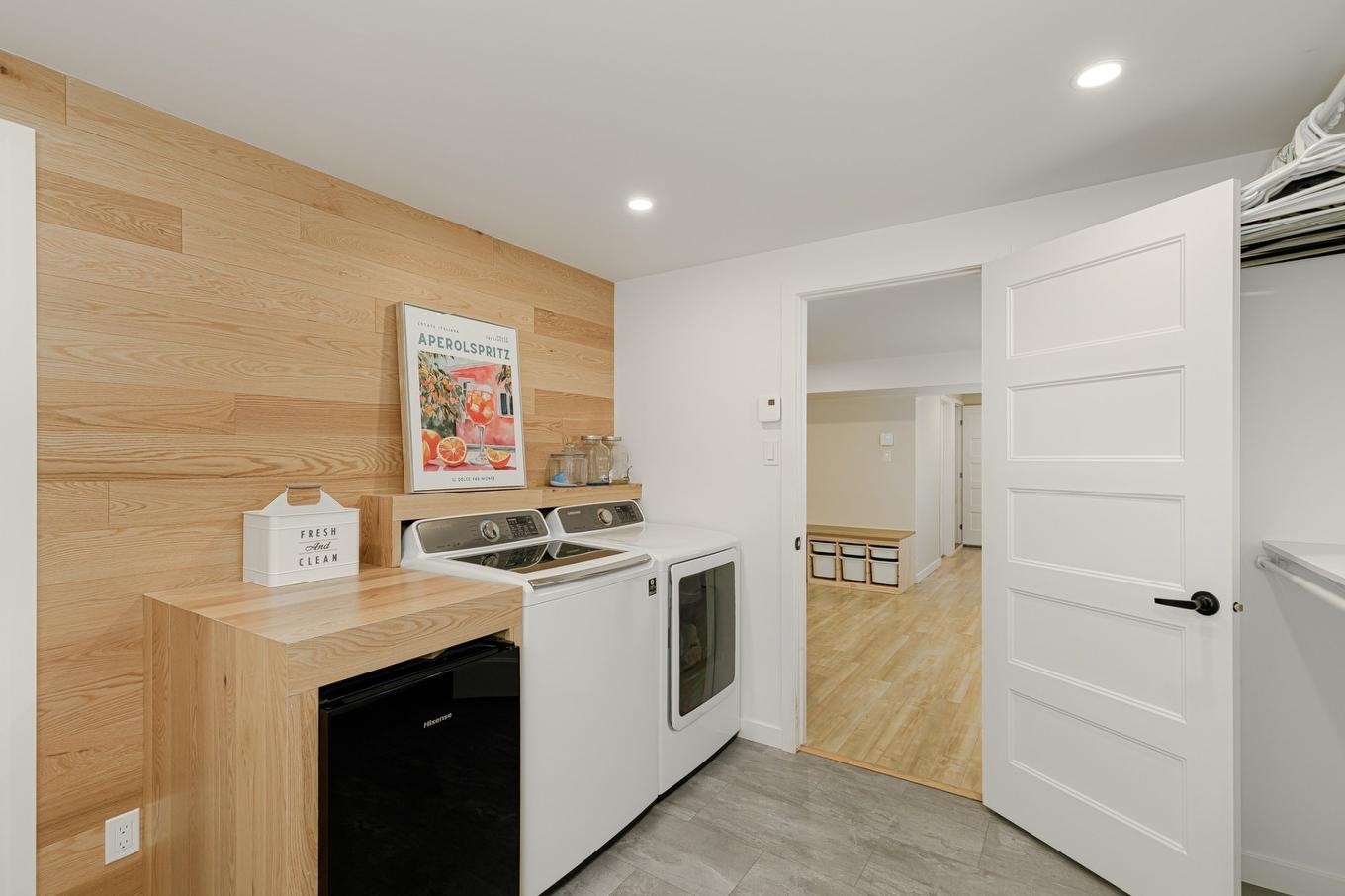 Salle de lavage - 129 10E Avenue, Saint-Hippolyte, QC - Indoor Photo Showing Kitchen