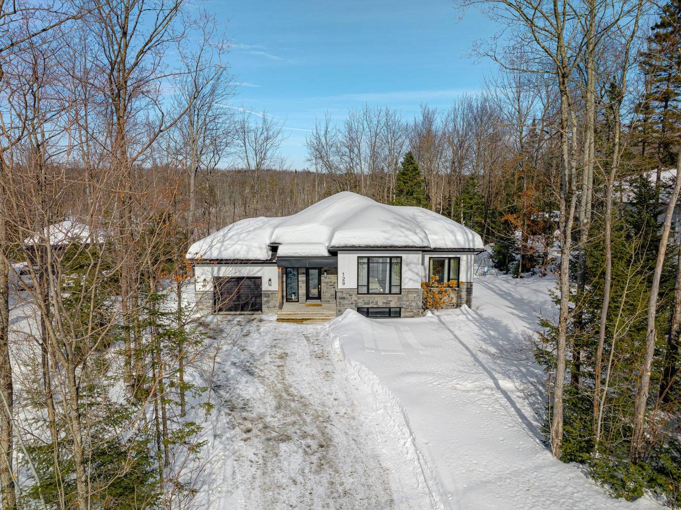 Photo aérienne - 129 10E Avenue, Saint-Hippolyte, QC - Outdoor