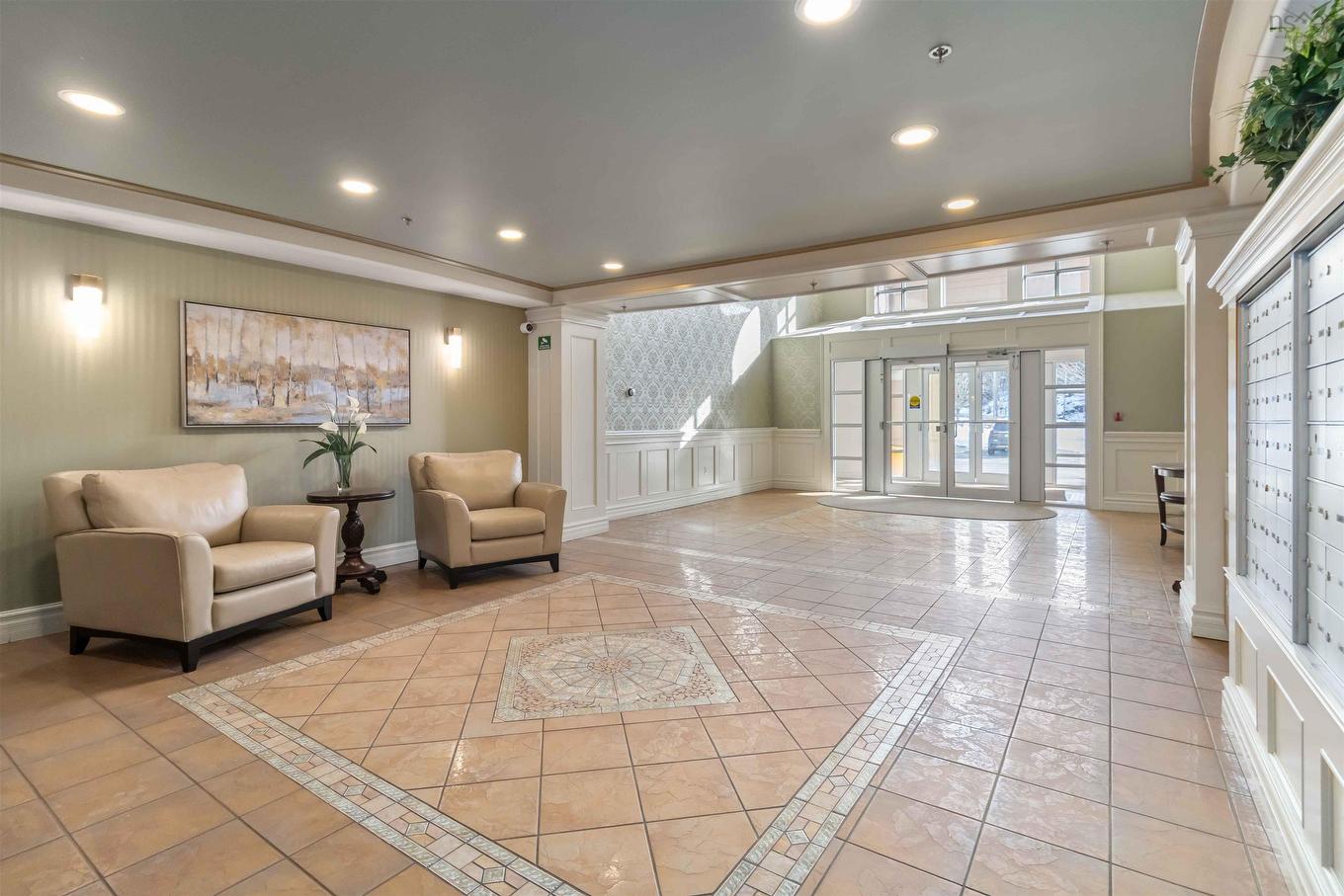 206 78 Regency Park Drive, Halifax, NS