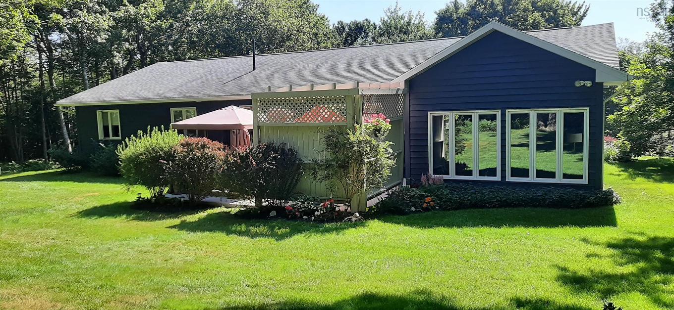 8 Castlewood Drive, Fall River, NS