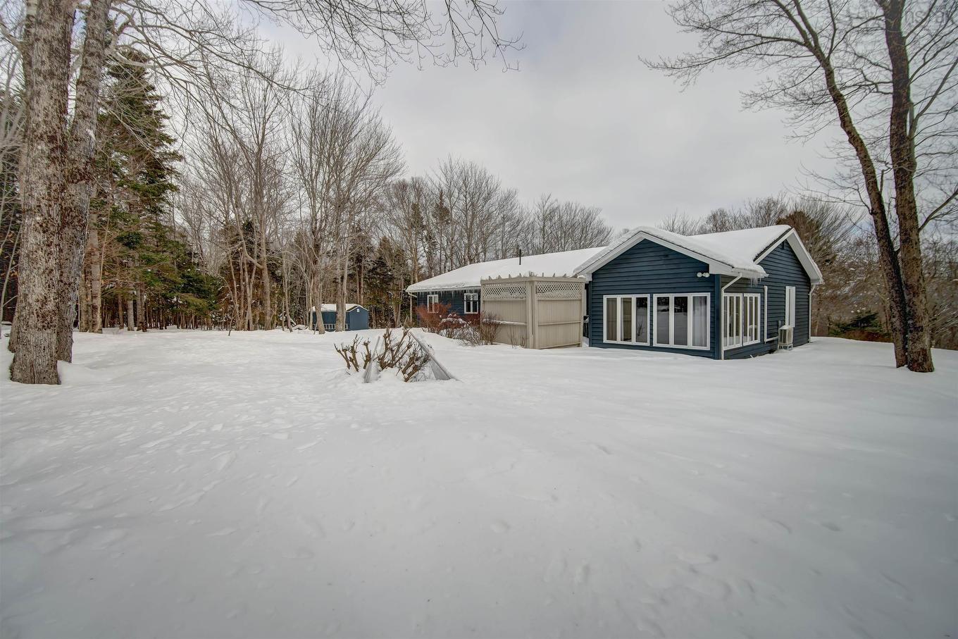 8 Castlewood Drive, Fall River, NS