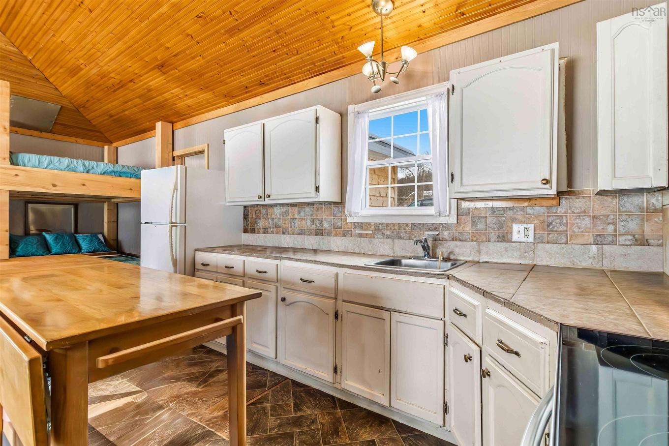 41 Eldoras Lane, Sheet Harbour, NS