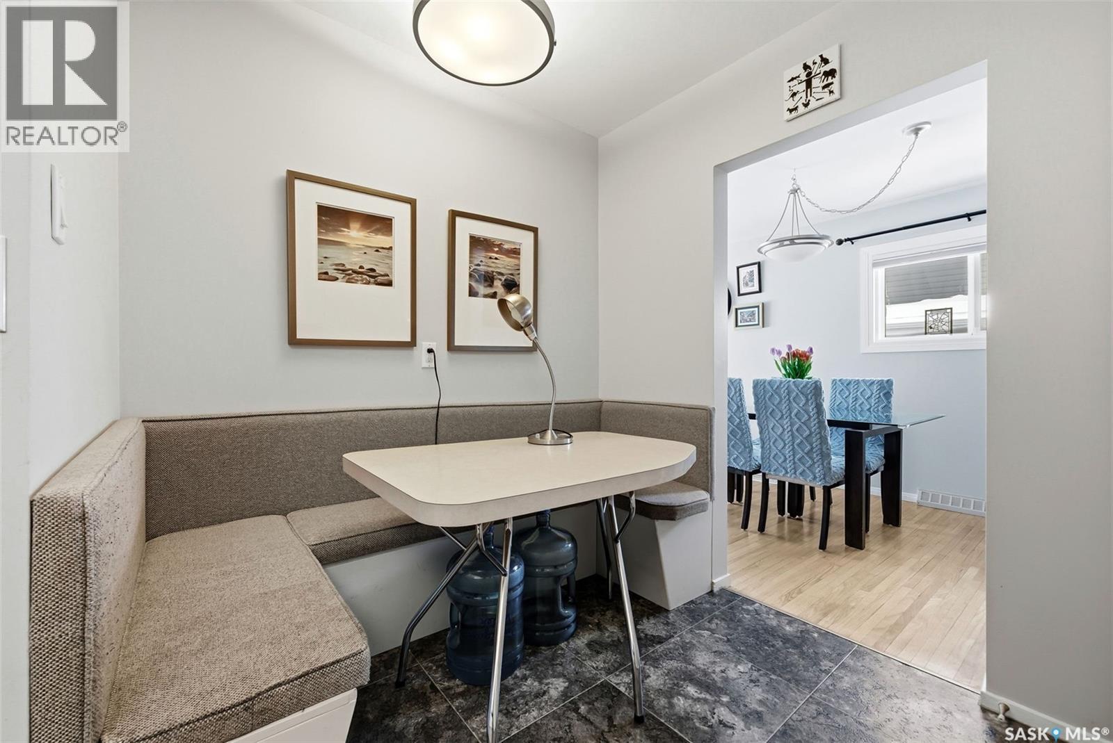 2221 Dufferin Road, Regina, SK - Indoor Photo Showing Dining Room