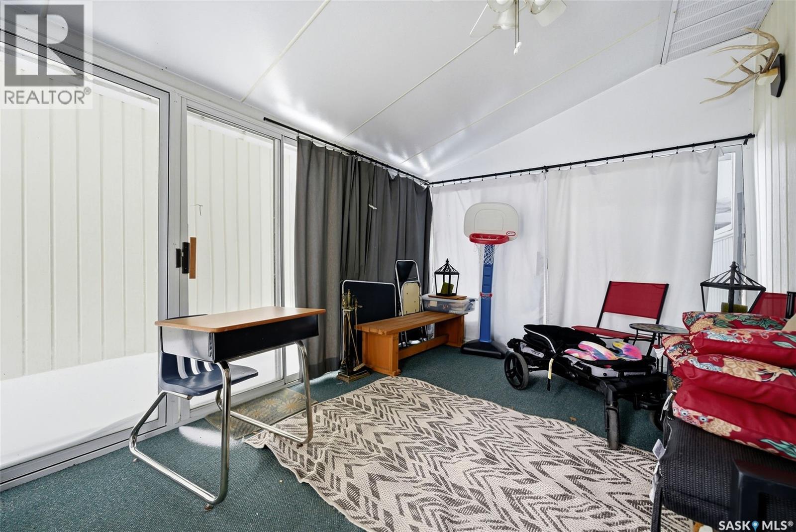 2221 Dufferin Road, Regina, SK - Indoor