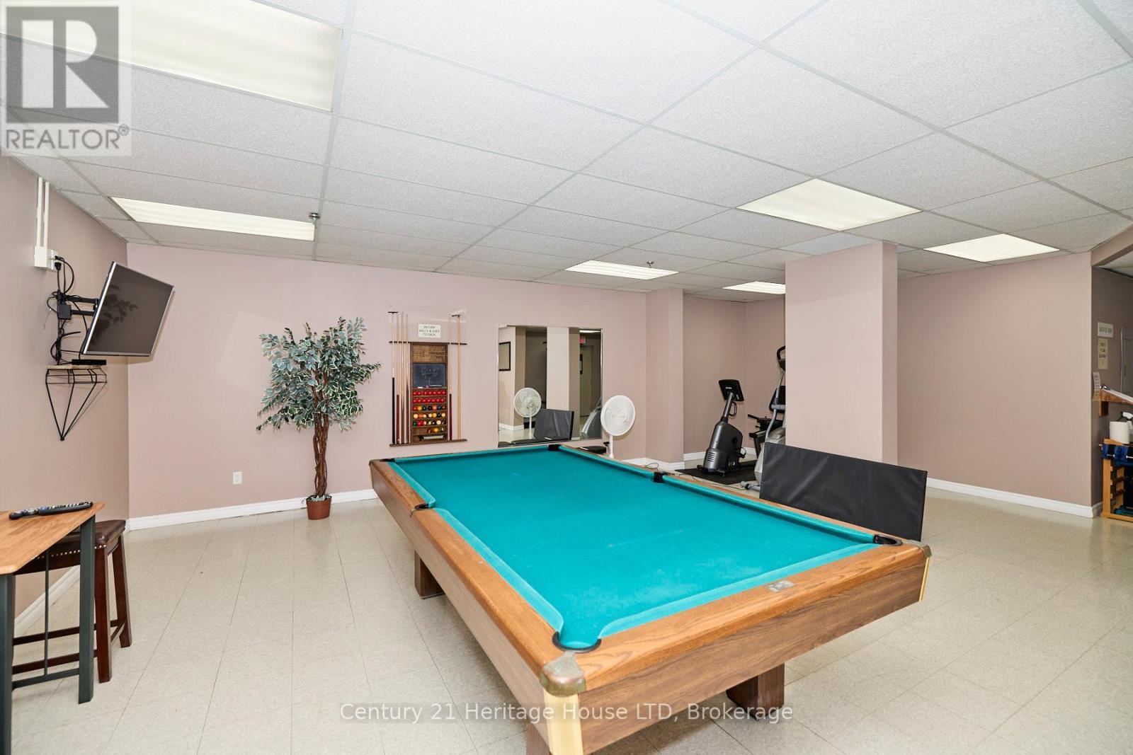 Games Room - 504 - 81 Scott Street, St. Catharines (Lakeport), ON - Indoor Photo Showing Other Room