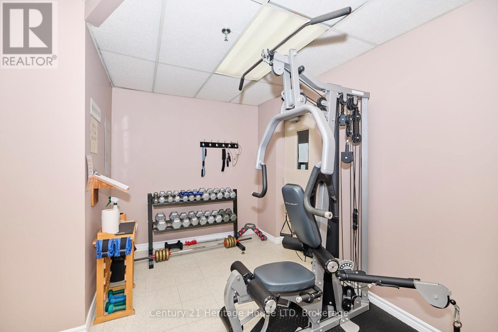 Exercise Room - 504 - 81 Scott Street, St. Catharines (Lakeport), ON - Indoor Photo Showing Gym Room