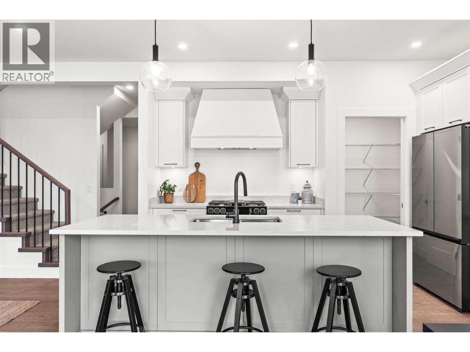 2455 Bradley Drive Unit# 102 Lot# 4, Armstrong, BC - Indoor Photo Showing Kitchen With Upgraded Kitchen