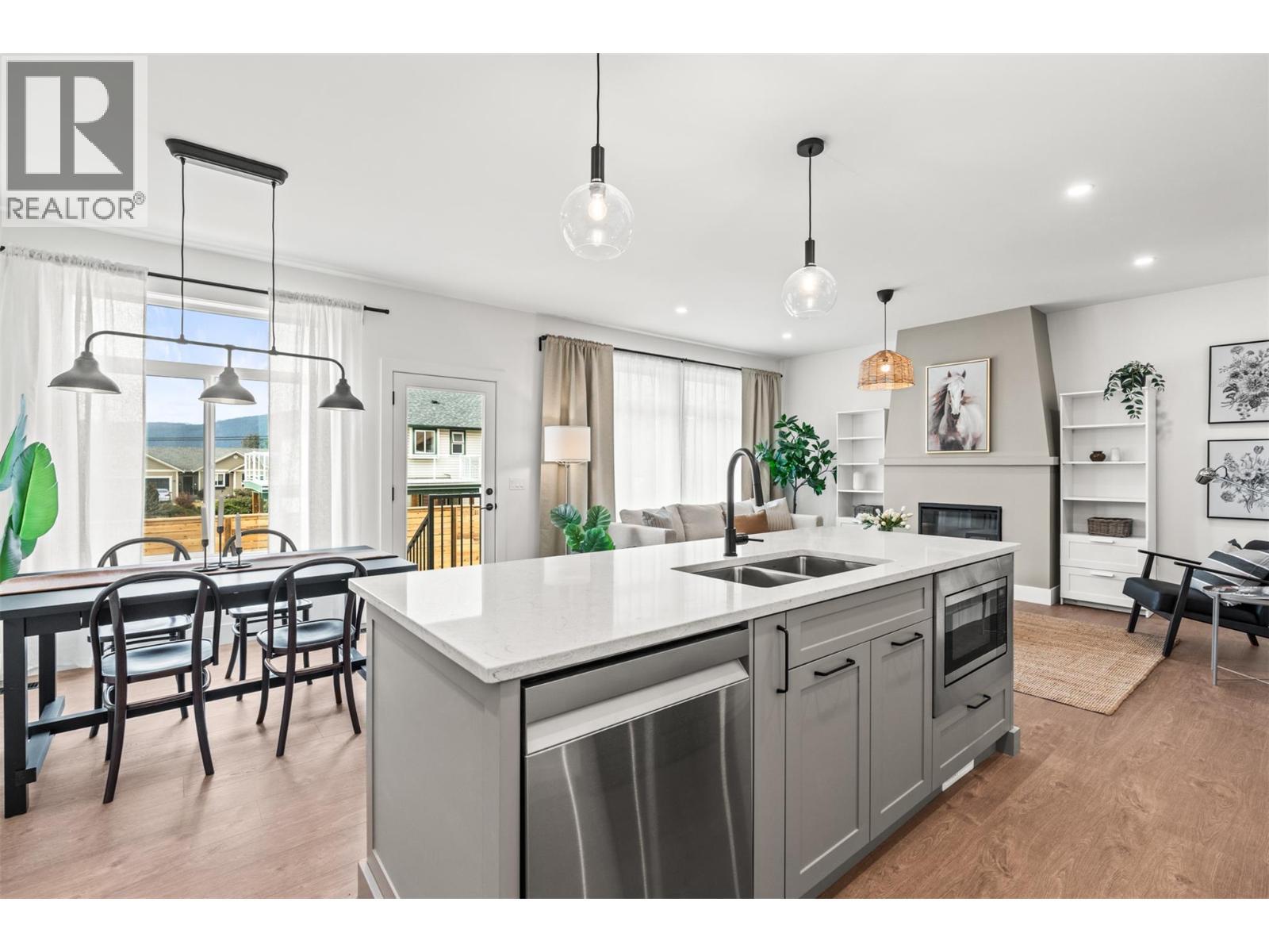 2455 Bradley Drive Unit# 102 Lot# 4, Armstrong, BC - Indoor Photo Showing Kitchen With Double Sink With Upgraded Kitchen