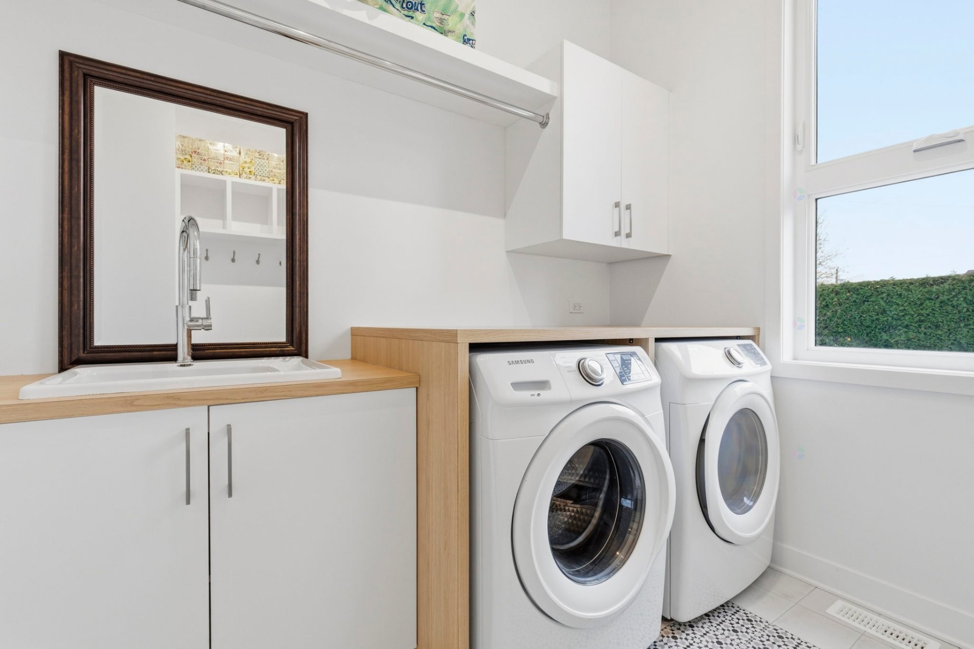 Salle de lavage - 17 Rue Lamarche, Delson, QC - Indoor Photo Showing Laundry Room