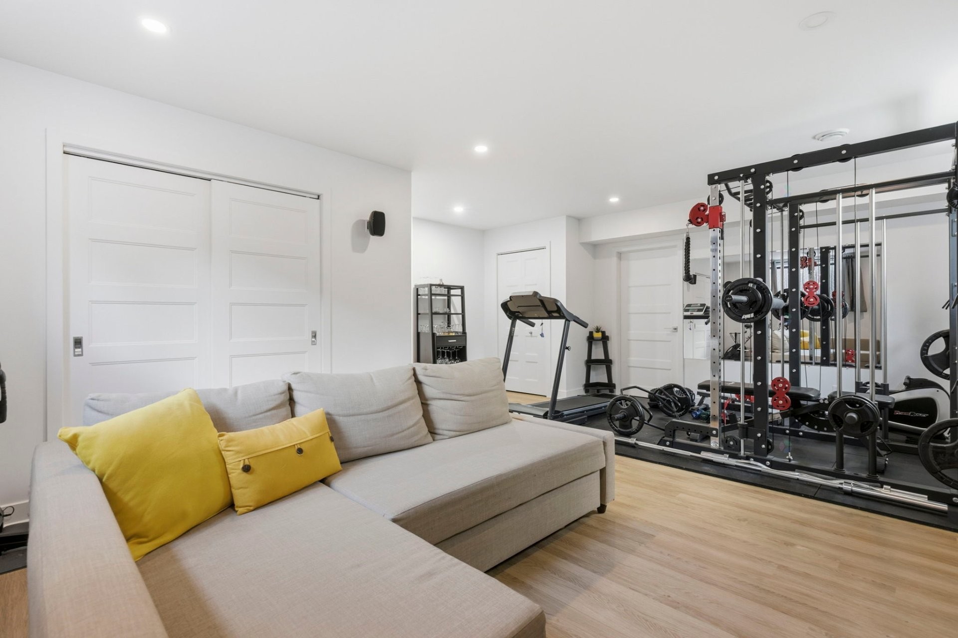 Salle familiale - 17 Rue Lamarche, Delson, QC - Indoor