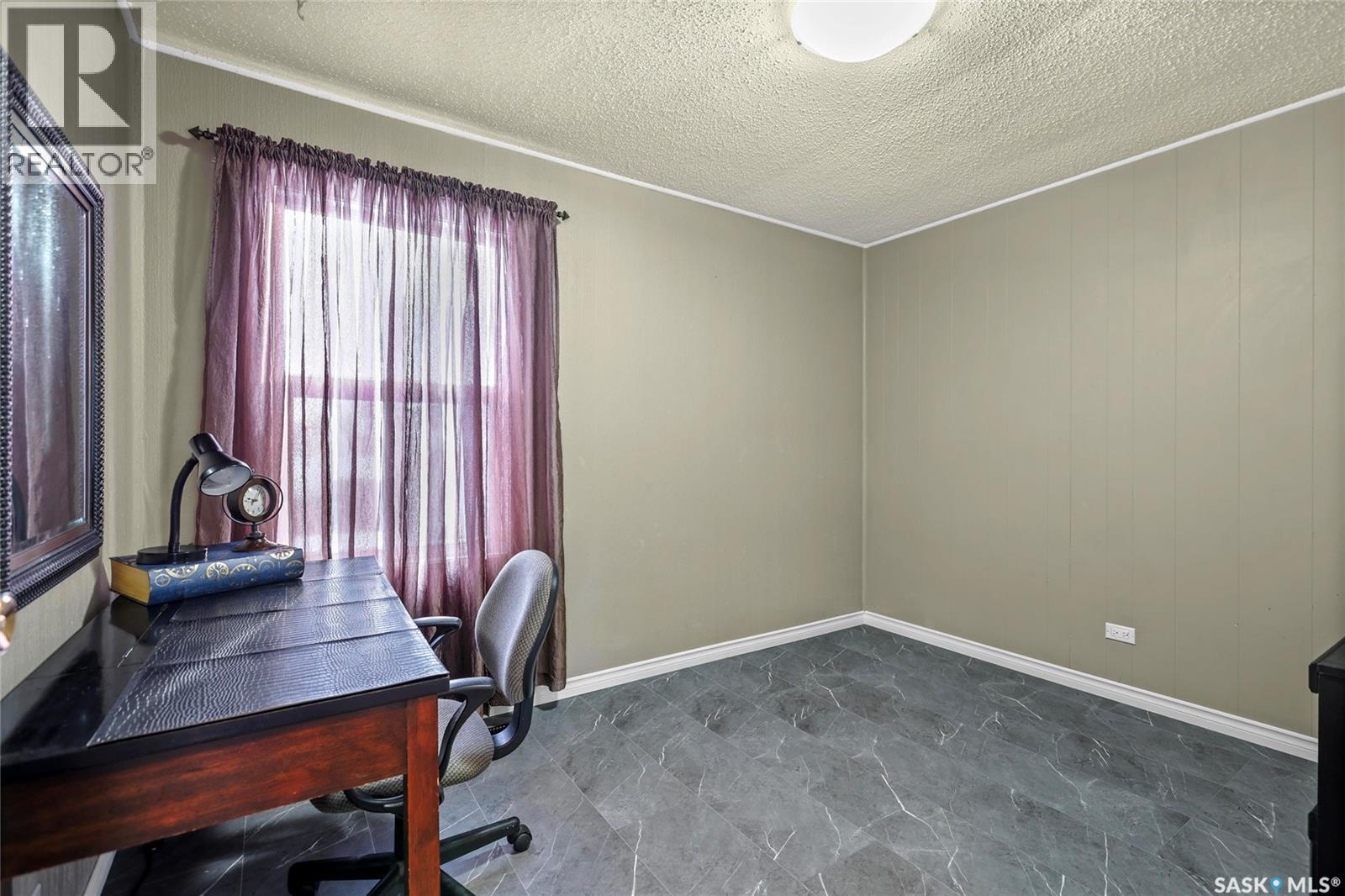 40 Sussex Crescent, Regina, SK - Indoor Photo Showing Office