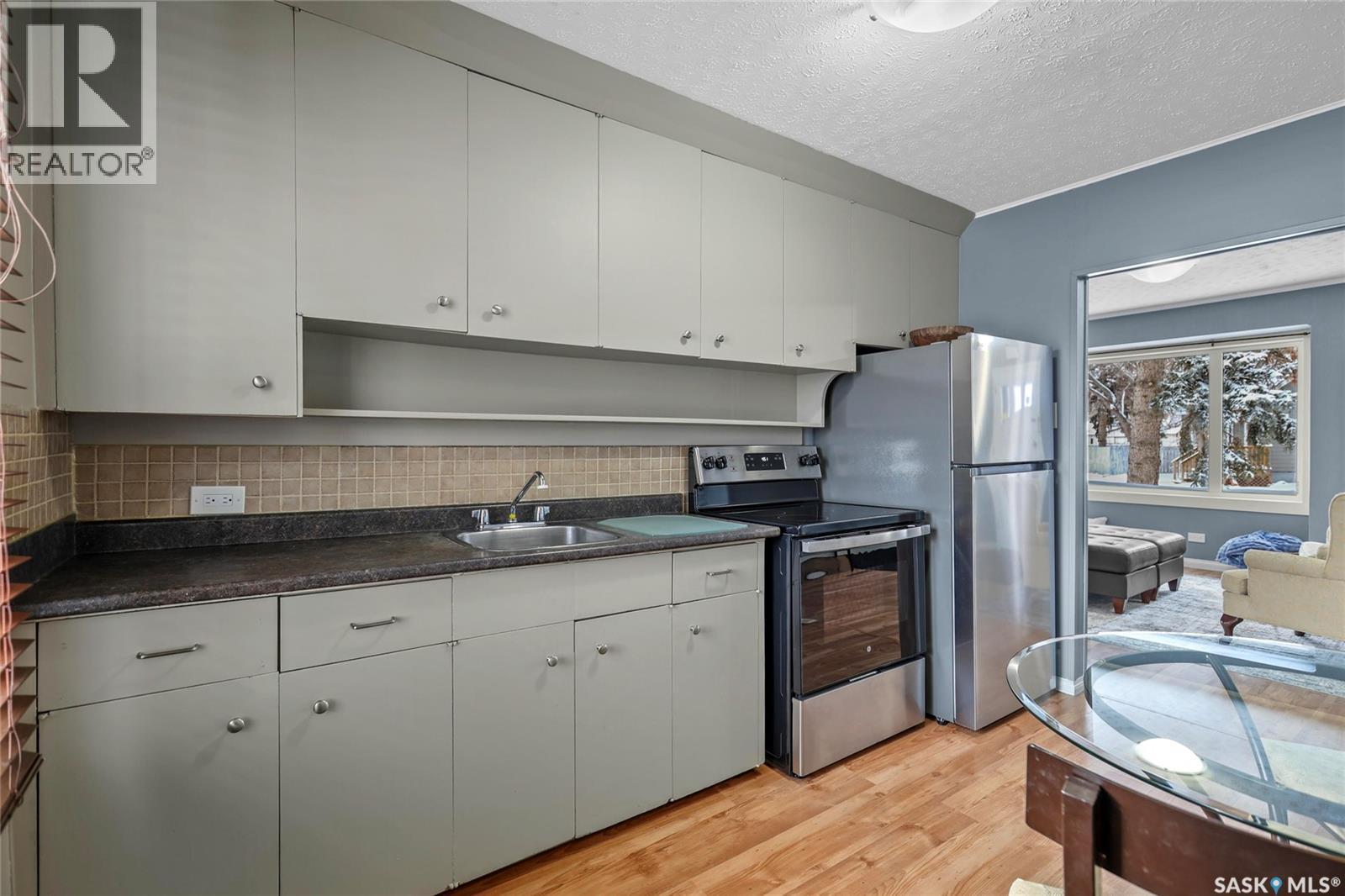 40 Sussex Crescent, Regina, SK - Indoor Photo Showing Kitchen