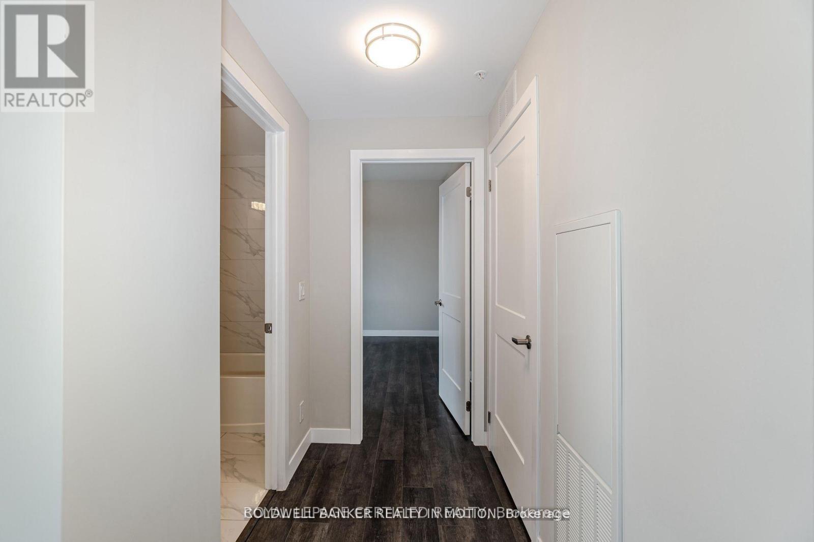 303 - 15 Queen Street S, Hamilton, ON - Indoor Photo Showing Other Room