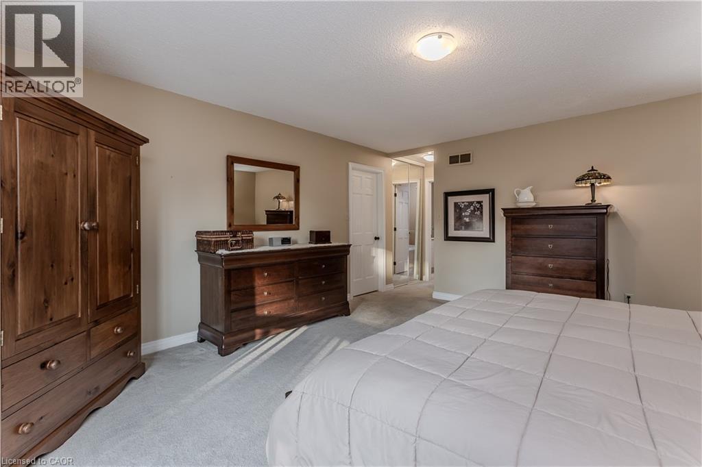 2431 Britannia Road, Burlington, ON - Indoor Photo Showing Bedroom