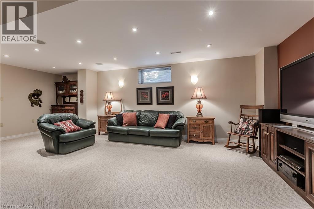 2431 Britannia Road, Burlington, ON - Indoor