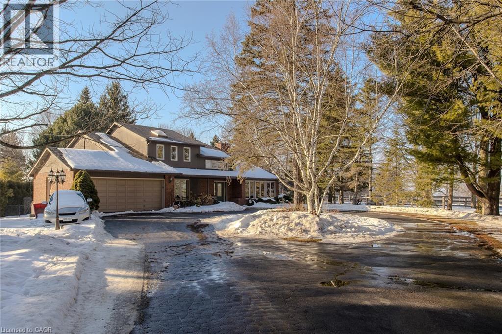 2431 Britannia Road, Burlington, ON - Outdoor
