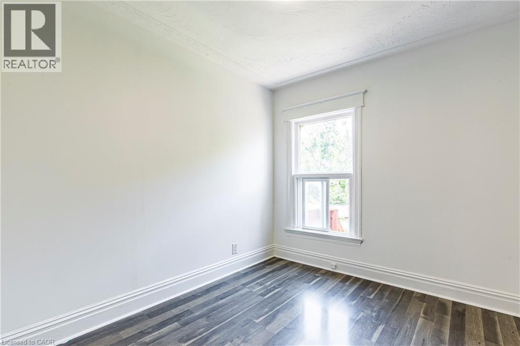 22 Myrtle Avenue, Hamilton, ON - Indoor Photo Showing Other Room