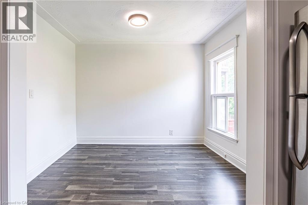 22 Myrtle Avenue, Hamilton, ON - Indoor Photo Showing Other Room