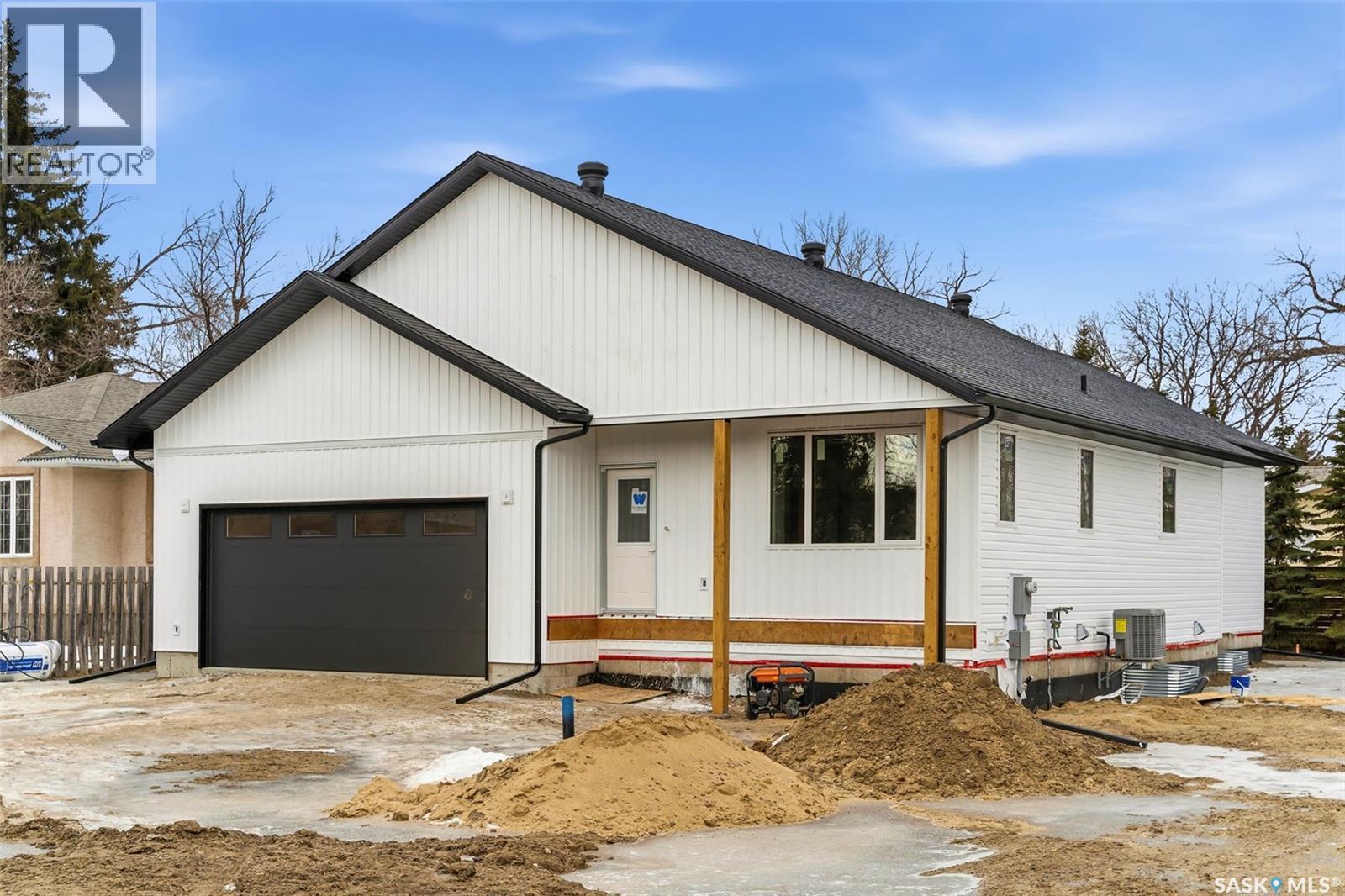 25 7Th Avenue, Lumsden, SK - Outdoor