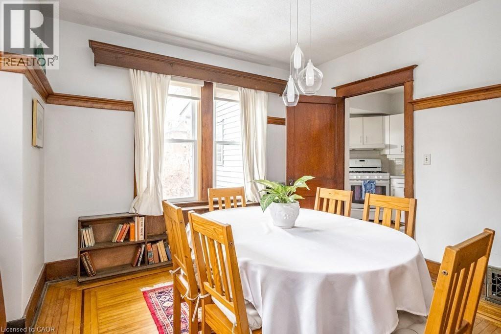 131 Barclay Street, Hamilton, ON - Indoor Photo Showing Dining Room