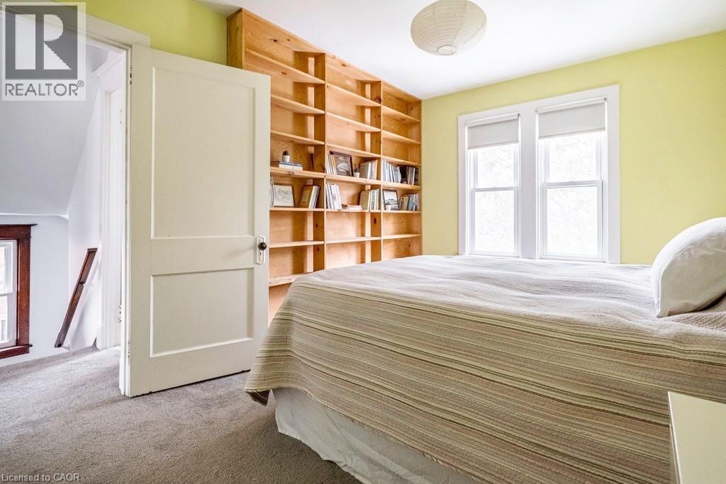 131 Barclay Street, Hamilton, ON - Indoor Photo Showing Bedroom