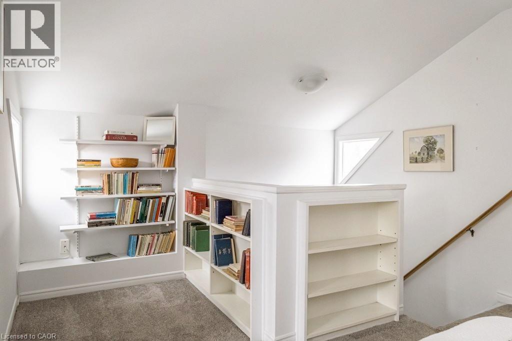 131 Barclay Street, Hamilton, ON - Indoor Photo Showing Other Room