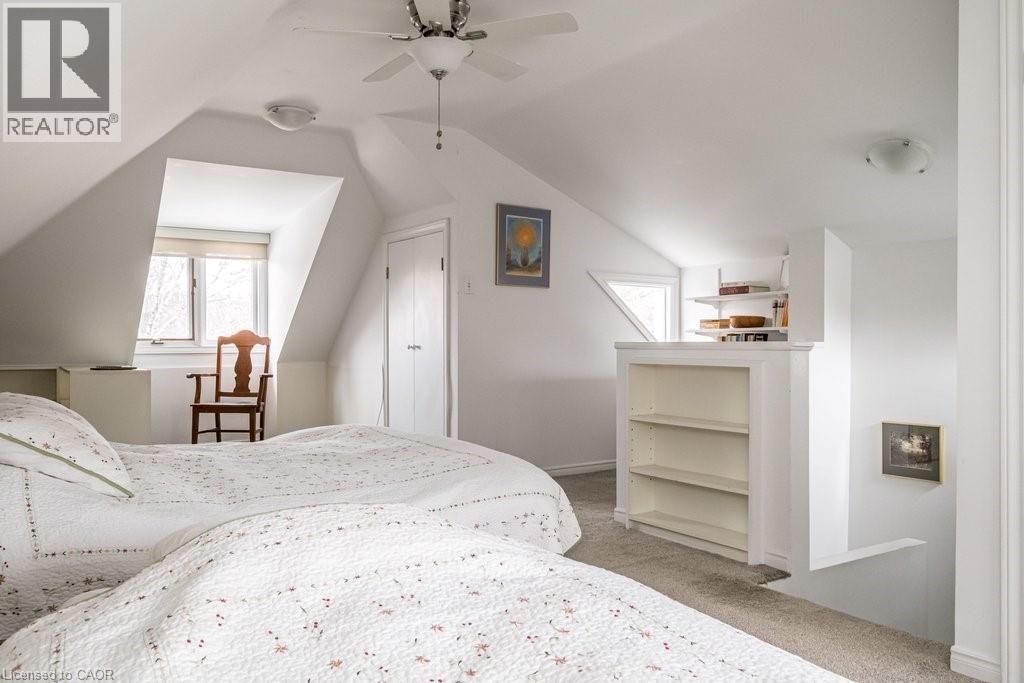 131 Barclay Street, Hamilton, ON - Indoor Photo Showing Bedroom