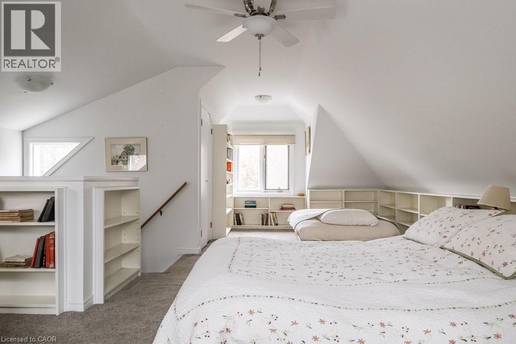 131 Barclay Street, Hamilton, ON - Indoor Photo Showing Bedroom
