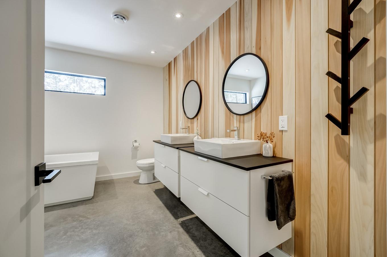 Ensuite bathroom - 615 Ch. David, Lac-Supérieur, QC - Indoor Photo Showing Bathroom