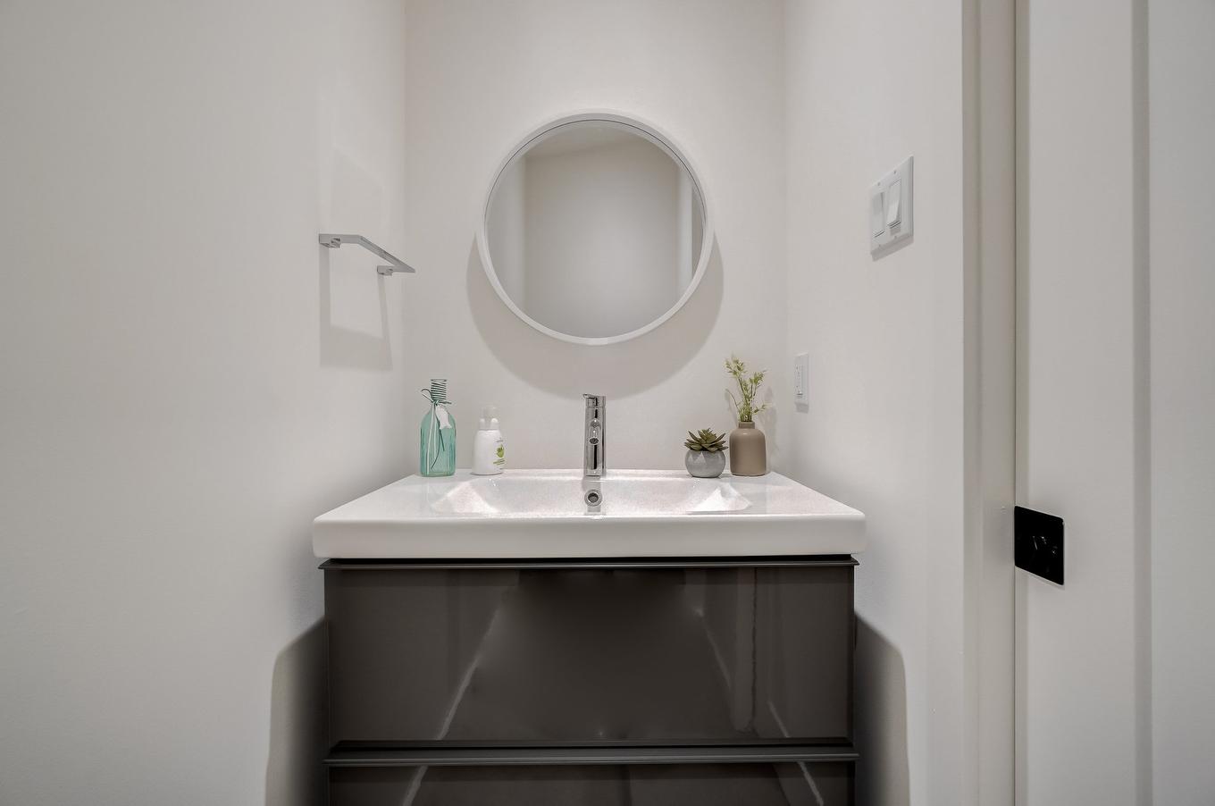 Powder room - 615 Ch. David, Lac-Supérieur, QC - Indoor Photo Showing Bathroom