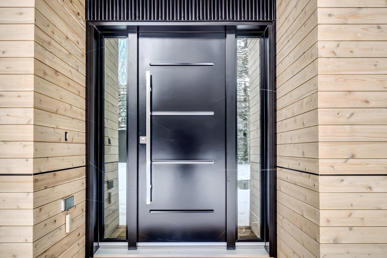 Exterior entrance - 615 Ch. David, Lac-Supérieur, QC - With Exterior