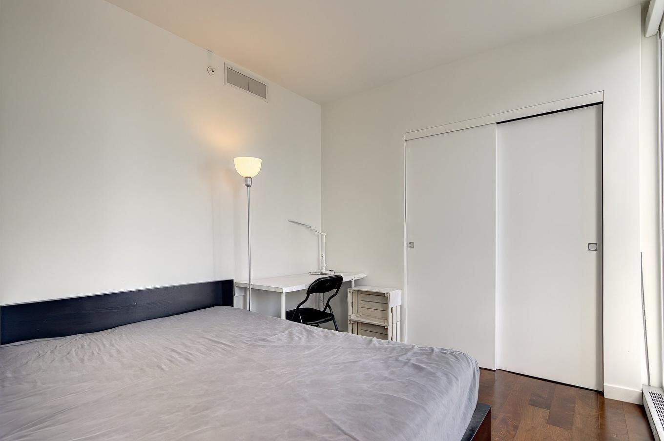 Chambre à coucher - 802-1450 Boul. René-Lévesque O., Montréal (Ville-Marie), QC - Indoor Photo Showing Bedroom