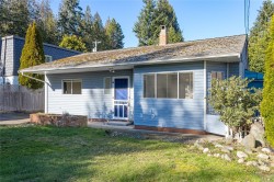 235 Fourth Ave Qualicum Beach, BC V9K 1S3