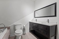 Salle de bains attenante à la CCP - 