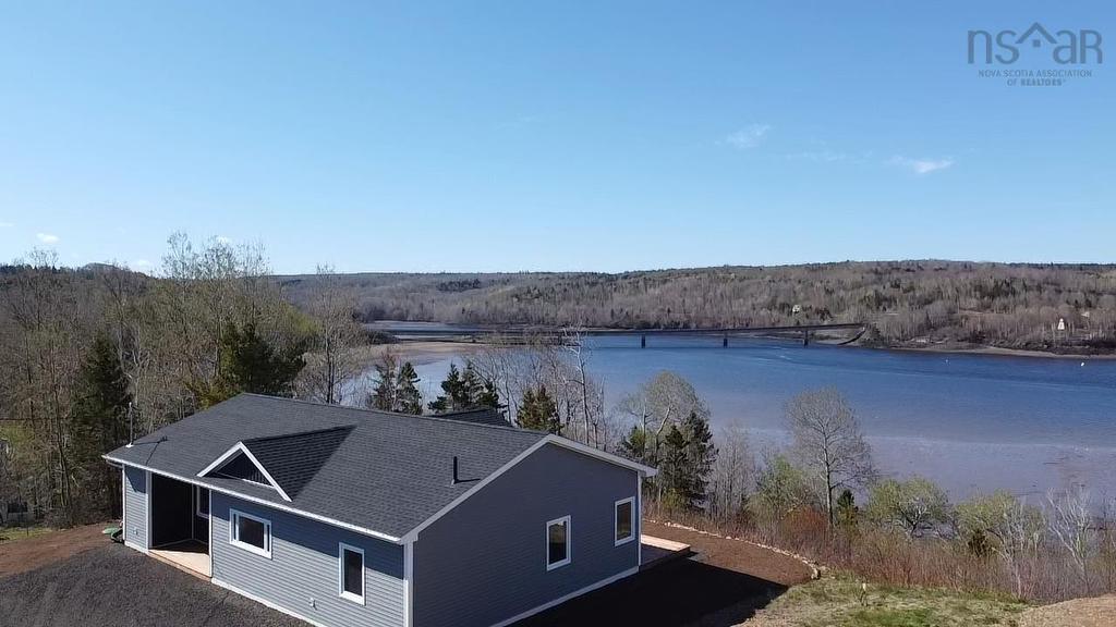 41 Colonial Arms Drive, Deep Brook, NS