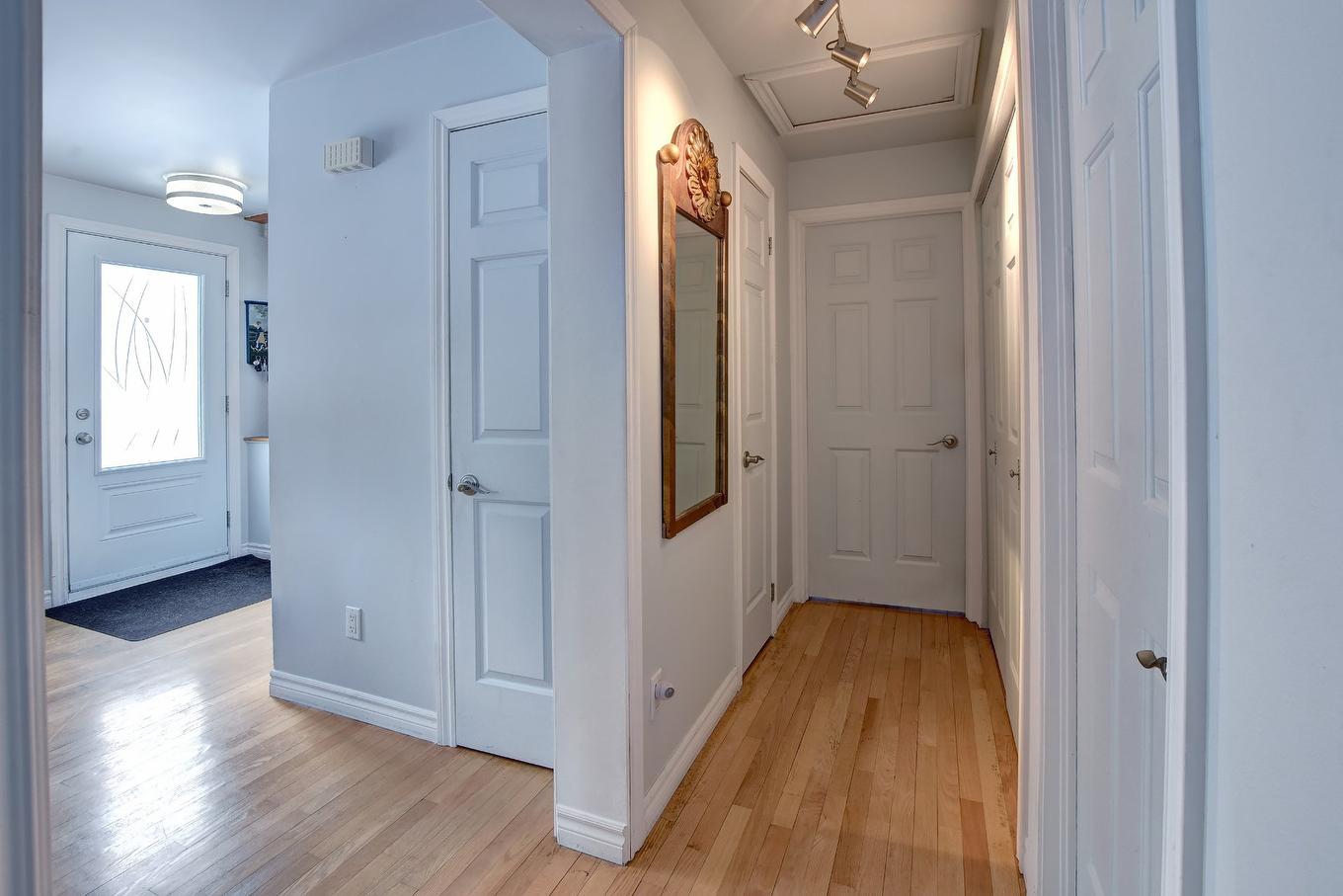 Corridor - 3227 Rue Olympia, Sainte-Julienne, QC - Indoor Photo Showing Other Room