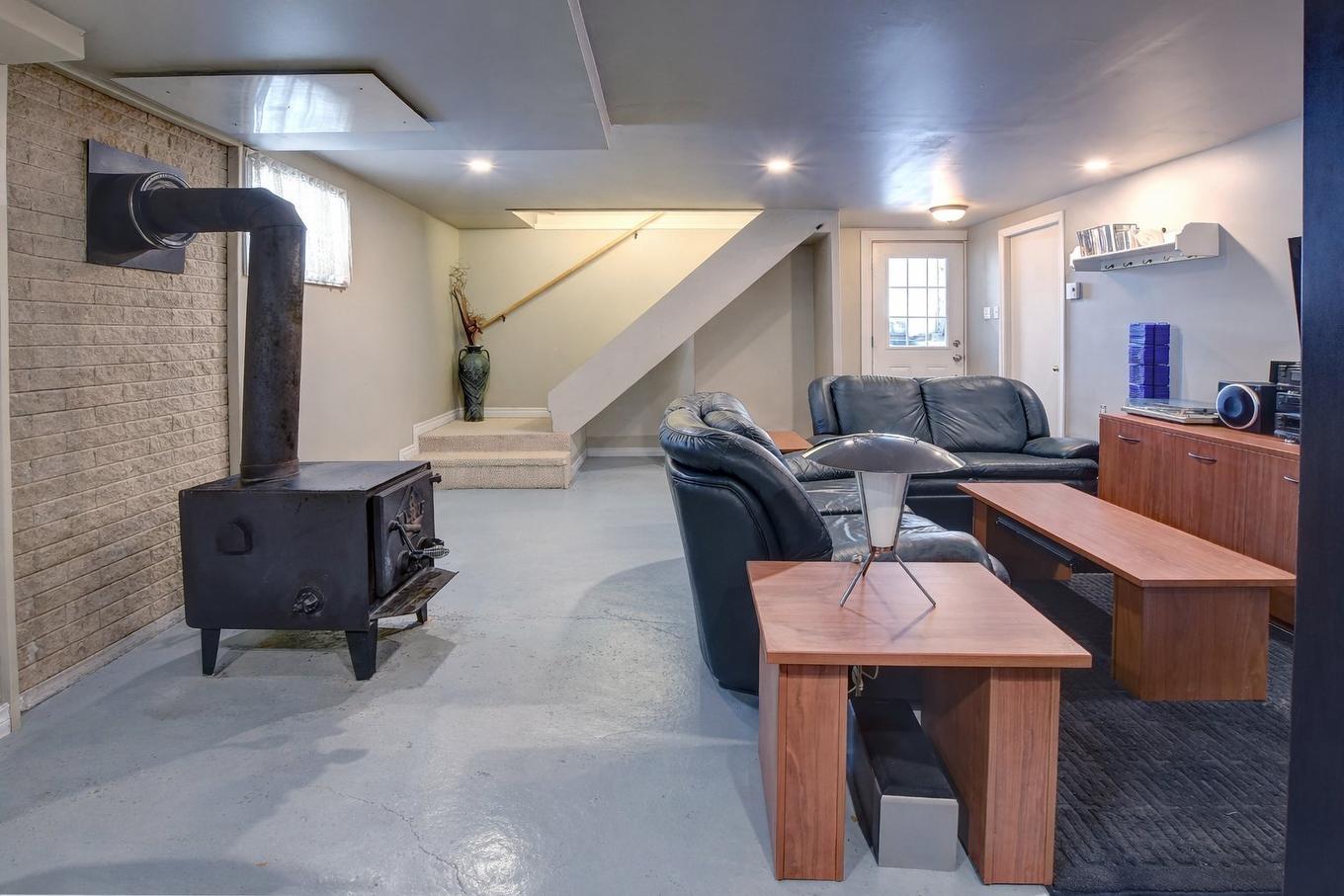 Salle familiale - 3227 Rue Olympia, Sainte-Julienne, QC - Indoor