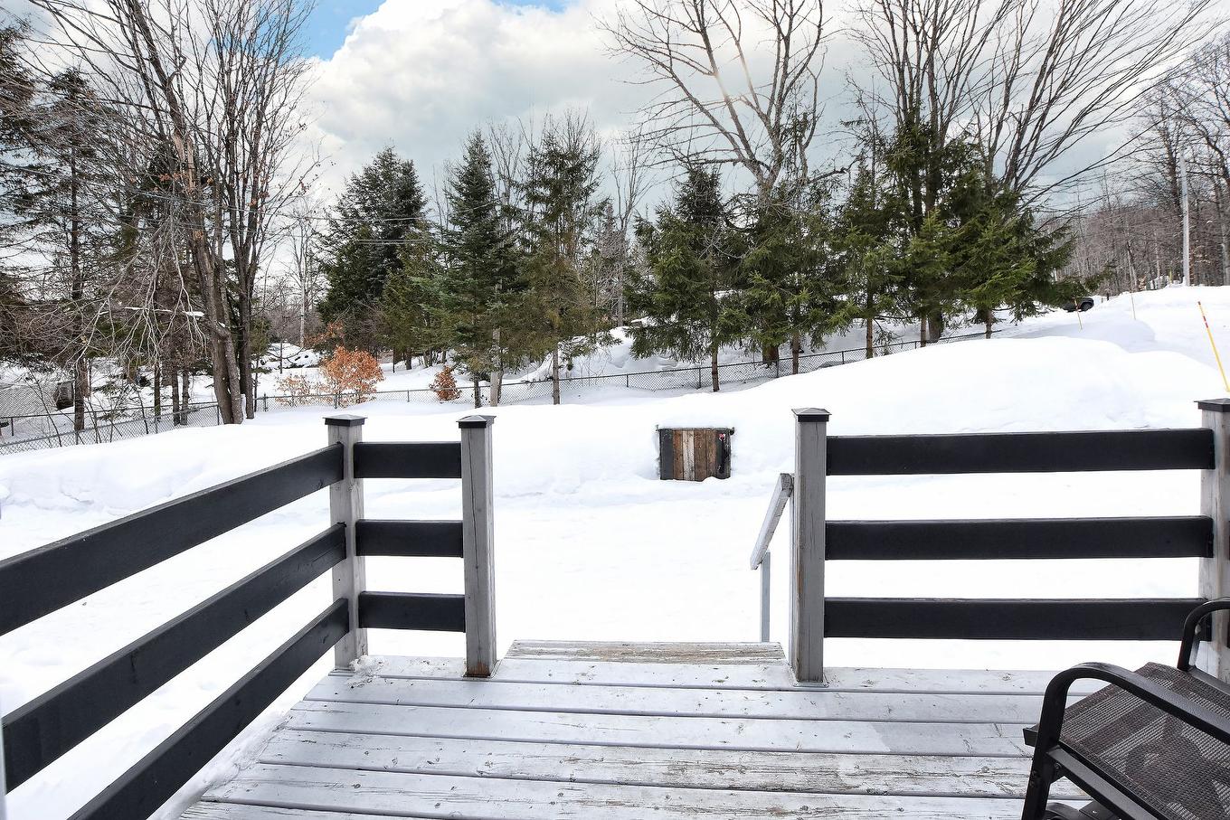 Terrasse - 3227 Rue Olympia, Sainte-Julienne, QC - Outdoor