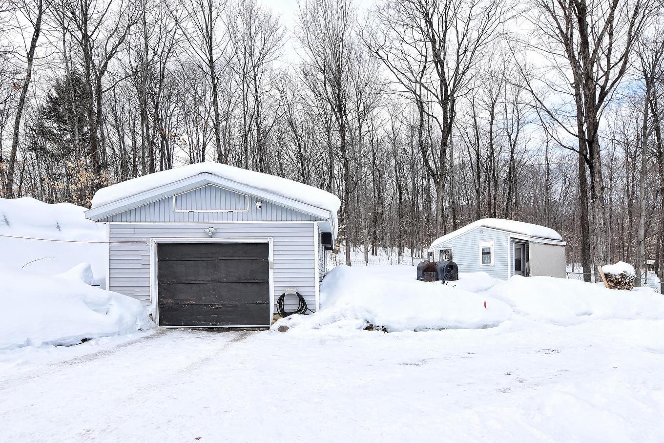 Garage - 3227 Rue Olympia, Sainte-Julienne, QC - Outdoor