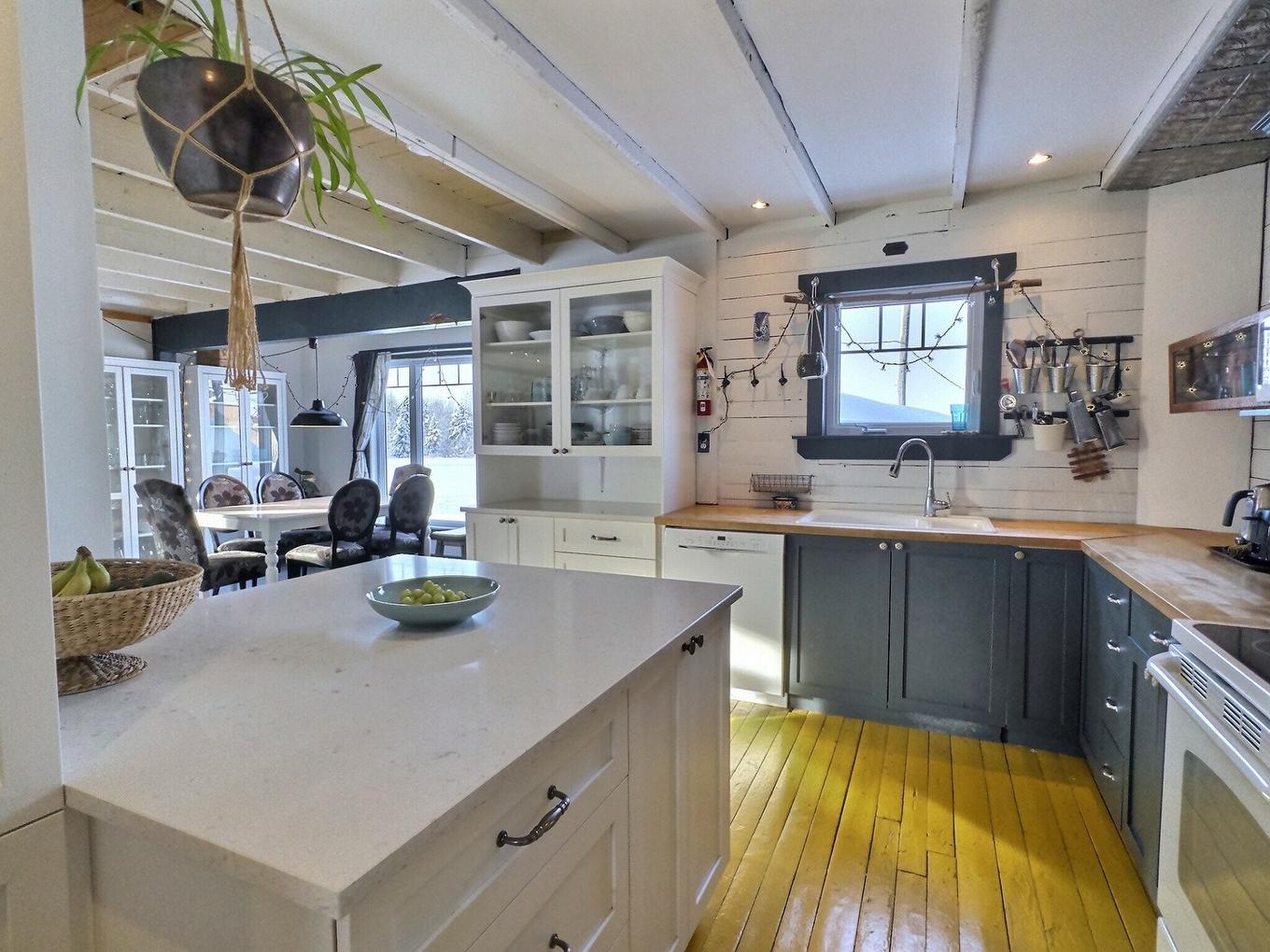 Cuisine - 2101Z 10E Rang, Latulipe-Et-Gaboury, QC - Indoor Photo Showing Kitchen