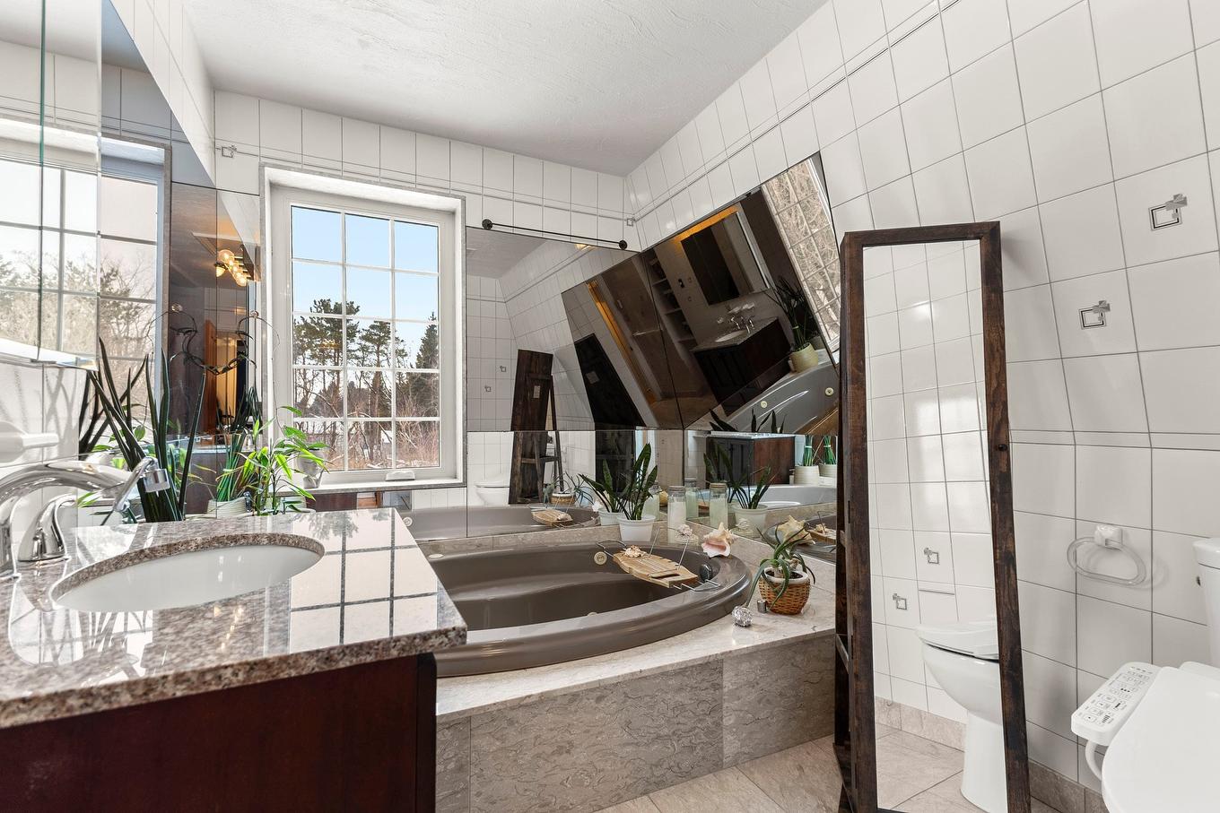 Salle de bains - 1357Z - 1361Z Ch. St-Louis, Saint-Lazare, QC