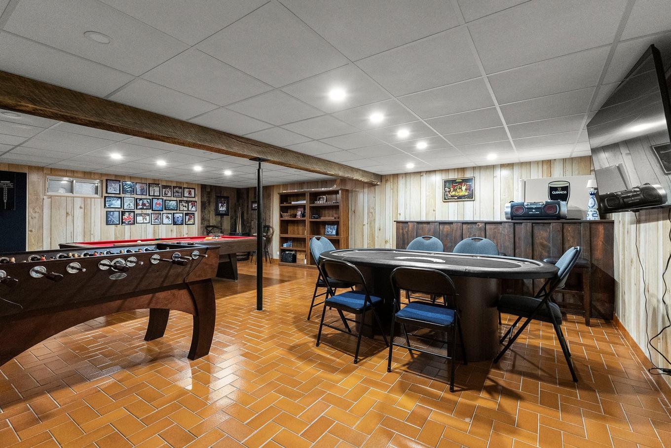 Salle de jeux - 1357Z - 1361Z Ch. St-Louis, Saint-Lazare, QC