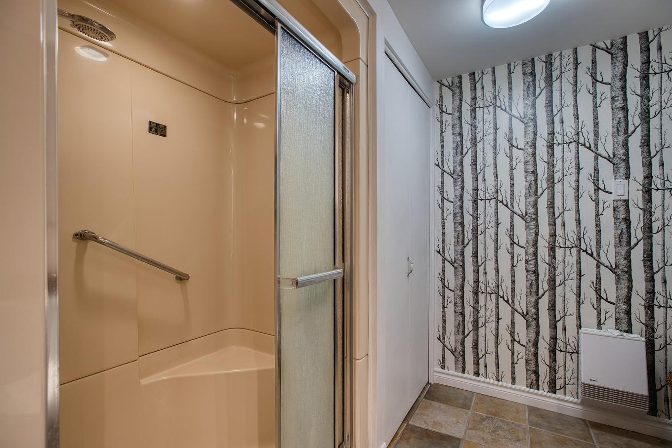 Ensuite bathroom - 7-254 Rue Lesage, Sainte-Adèle, QC - Indoor Photo Showing Bathroom