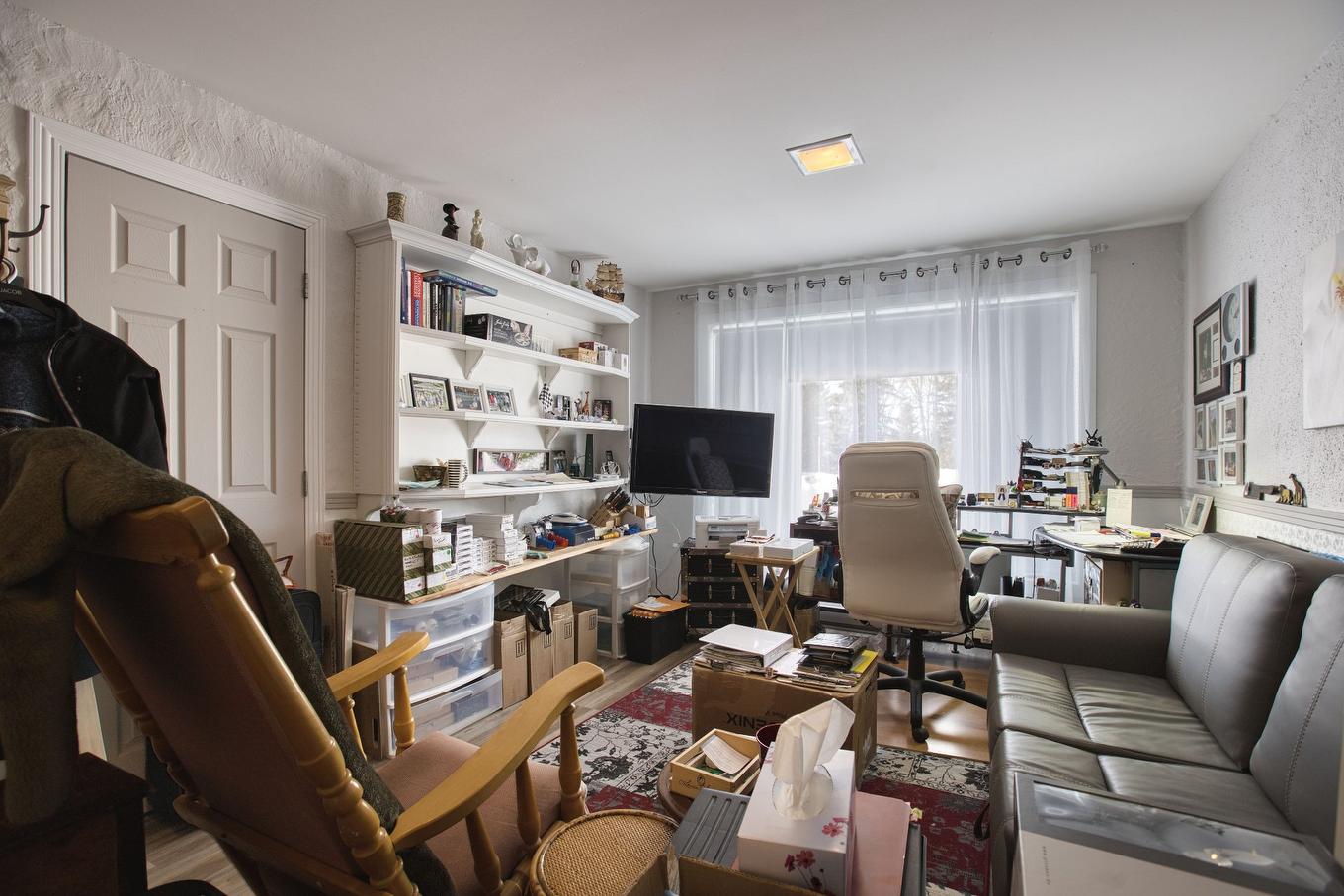 Office - 7-254 Rue Lesage, Sainte-Adèle, QC - Indoor