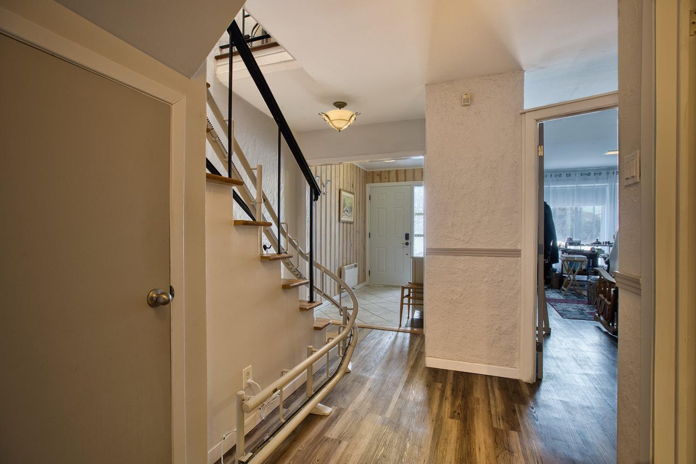 Hall - 7-254 Rue Lesage, Sainte-Adèle, QC - Indoor Photo Showing Other Room