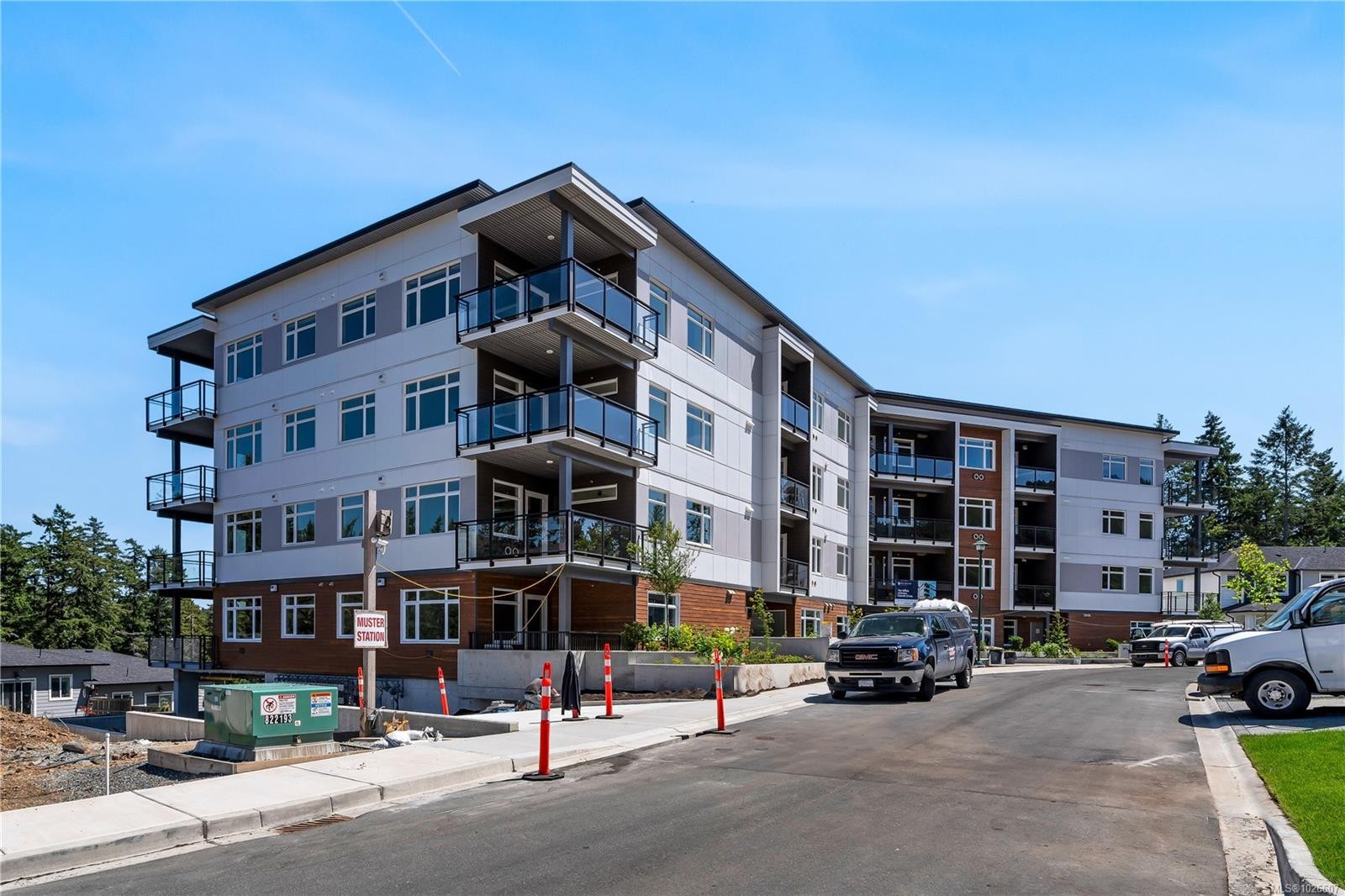 101-2000 West Park Lane, View Royal, BC - Outdoor With Facade