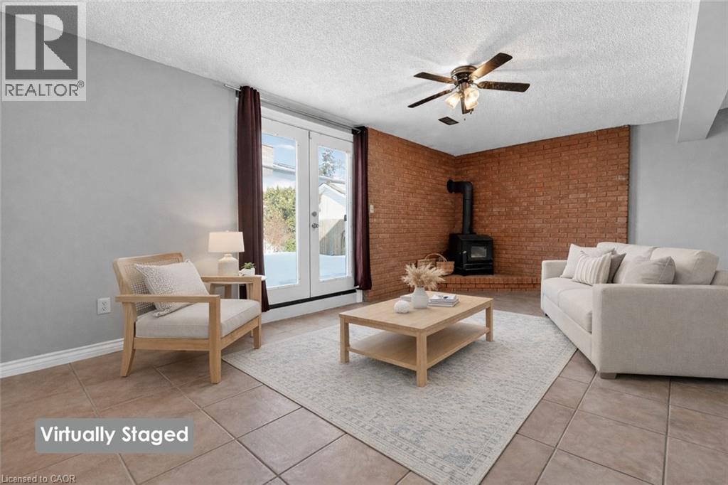 209 Ravenbury Drive, Hamilton, ON - Indoor Photo Showing Other Room