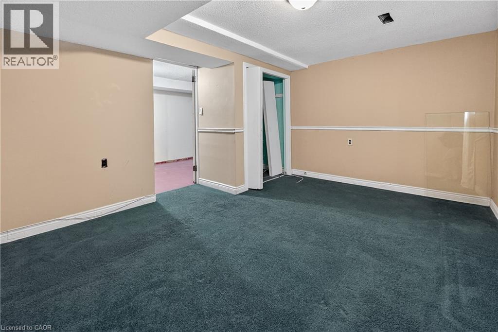 209 Ravenbury Drive, Hamilton, ON - Indoor Photo Showing Other Room