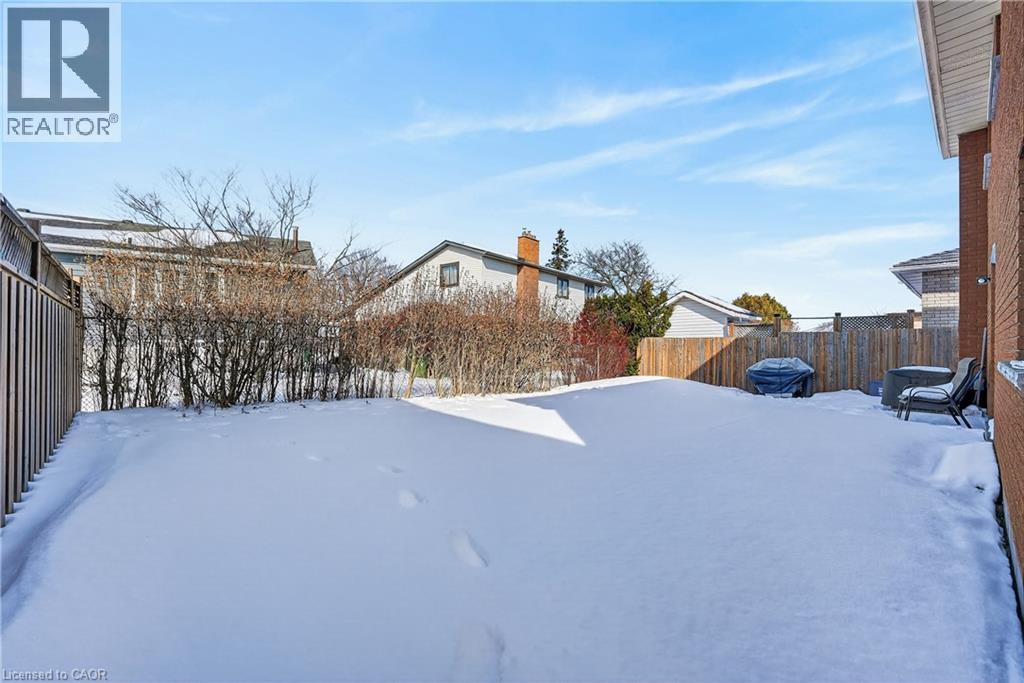 209 Ravenbury Drive, Hamilton, ON - Outdoor